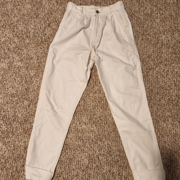 American Eagle White Mom Jeans - Picture 1 of 8